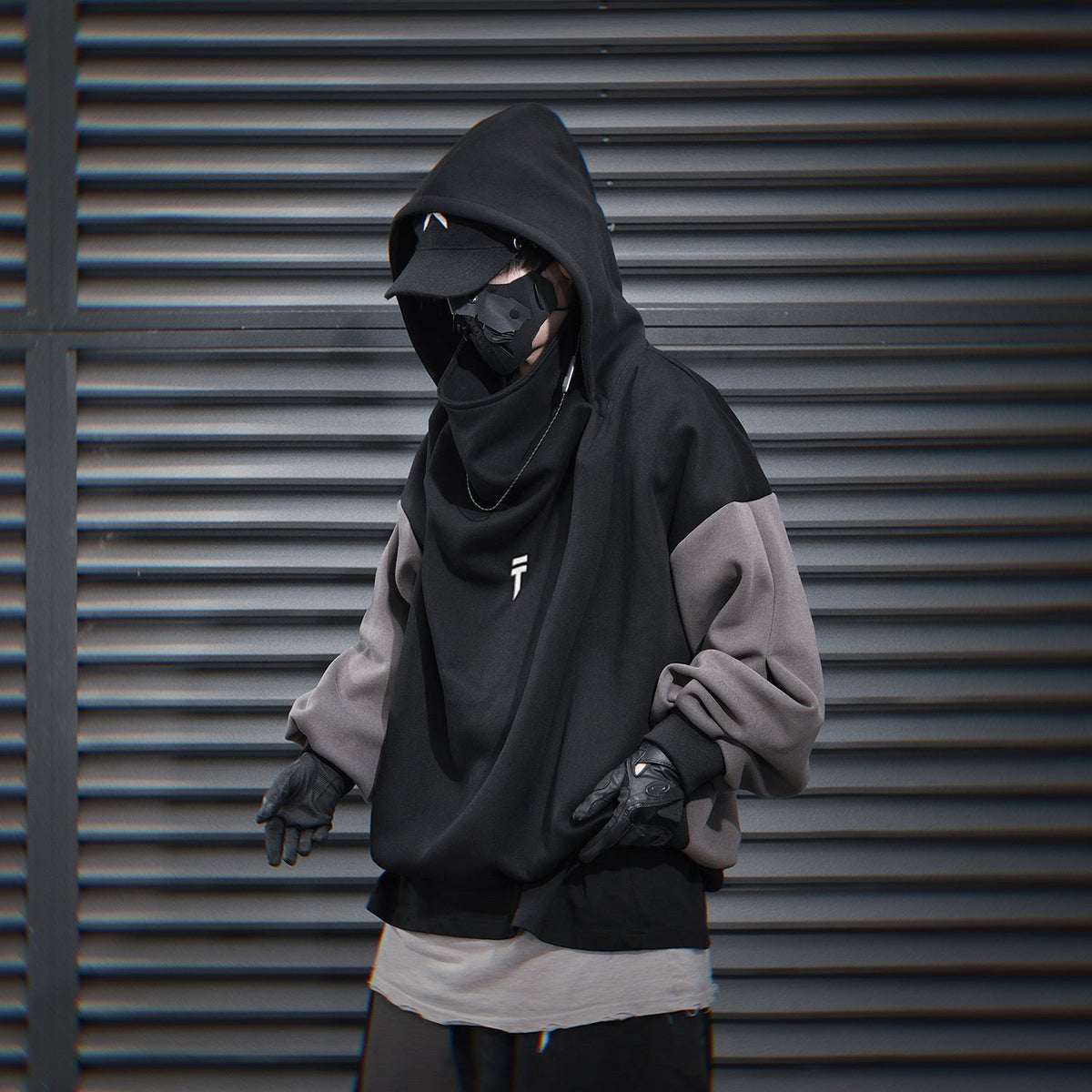 HiH51 Black T-Tech Hoodie