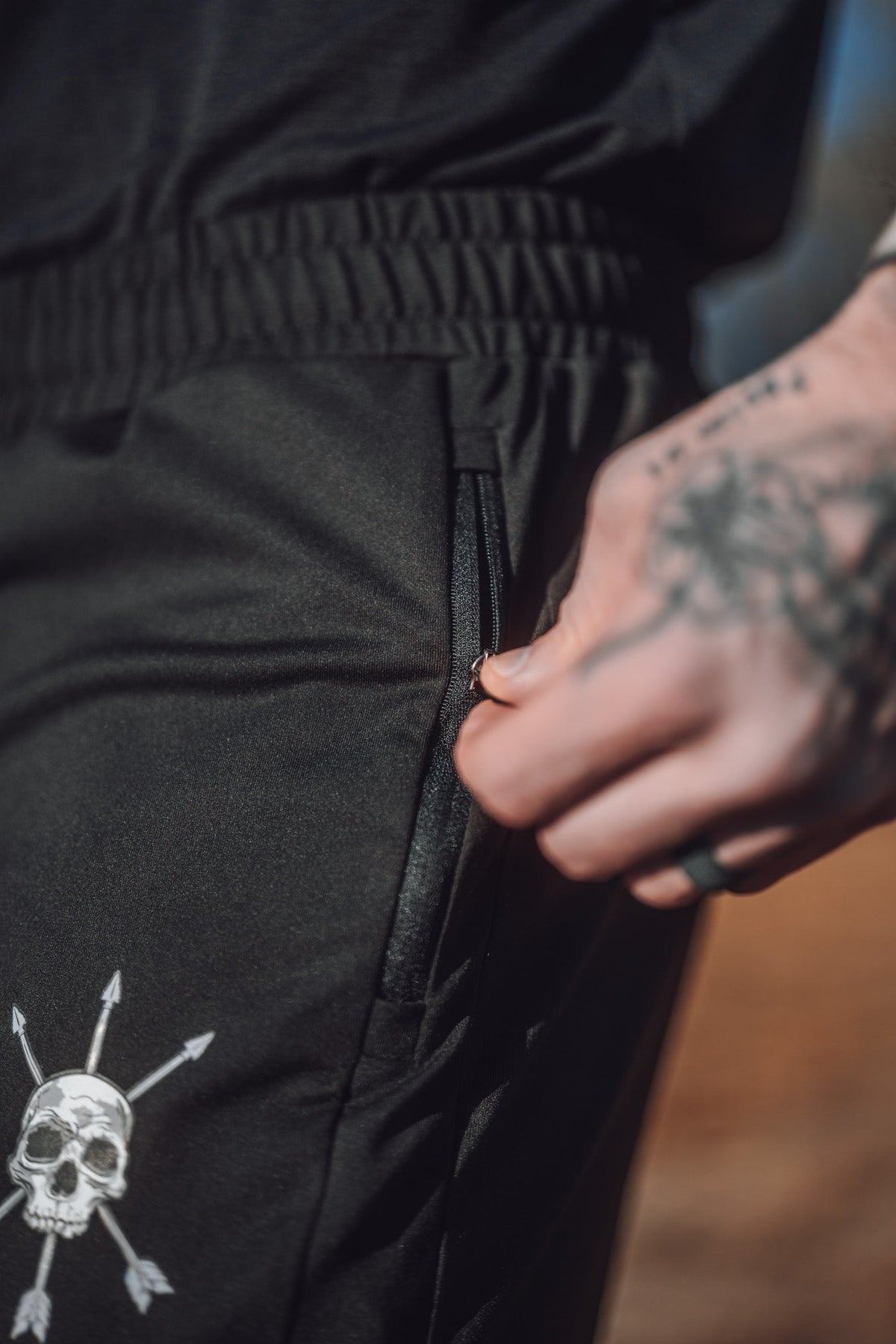 MEN'S | PERFORMANCE JOGGER
